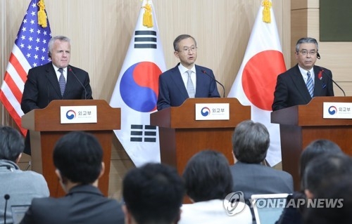 (4th LD) S. Korea, U.S., Japan agree to seek all possible diplomatic options on N.K. - 1