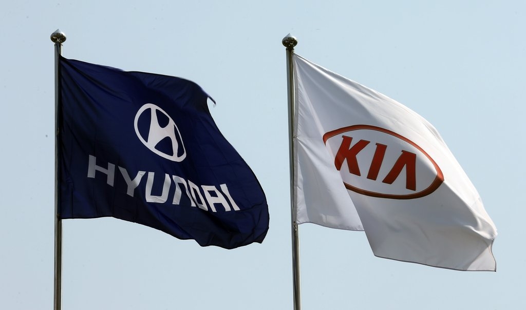 Hyundai, Kia shares plunge on U.S. probe on faulty airbags - 1