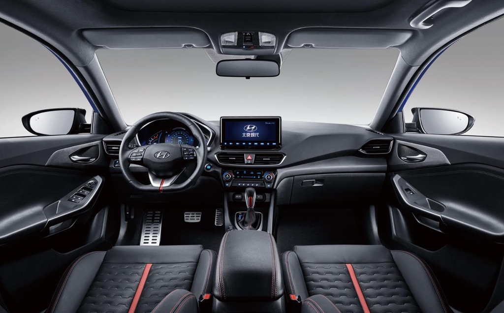 This photo provided by Hyundai Motor Co. shows the Lafesta's interior. (Yonhap)