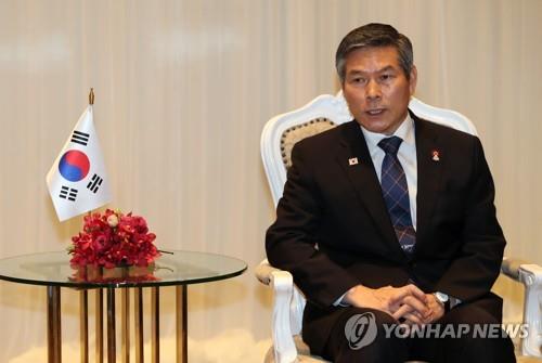 Defense Minister Jeong Kyeong-doo speaks to reporters after holding a bilateral defense meeting with his Japanese counterpart, Taro Kono (not pictured), in Bangkok, on Nov. 17, 2019. (Yonhap)