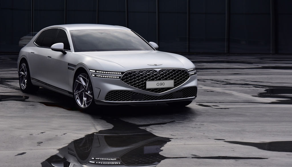 This file photo provided by Genesis shows the front design of the new G90 sedan. (PHOTO NOT FOR SALE) (Yonhap)