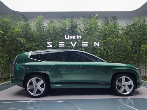 Le concept phare de SUV tout électrique Ioniq 7 de Hyundai au Salon international de l'automobile de Busan, à 453 kilomètres au sud de Séoul, le 14 juillet 2022.