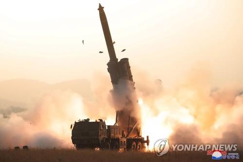 北朝鮮の朝鮮中央通信は１日、前日に「超大型放射砲」の発射実験に成功したと報じた＝（朝鮮中央通信＝聯合ニュース）≪転載・転用禁止≫