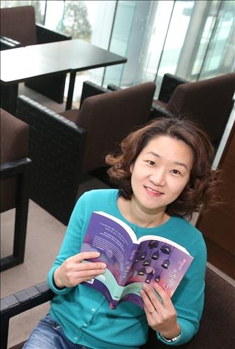 김성중 "상상과 사유는 한몸…박력 넘치는 소설 쓸 것" - 3