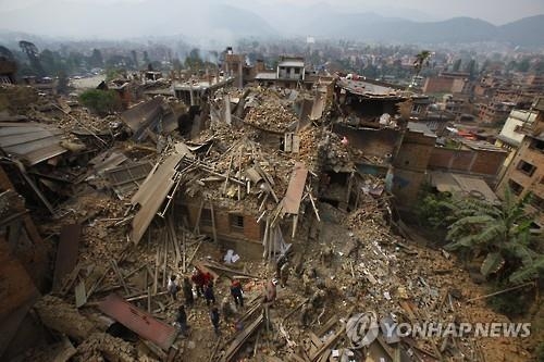 네팔 대지진 사망자 2천명 넘어…이틀째 강력 여진(종합3보) - 2