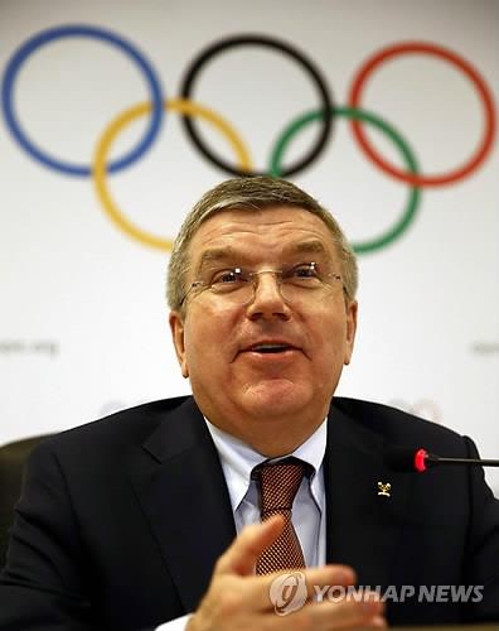 IOC 위원장, FIFA에 비리 수사 협조 촉구 - 2
