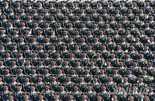 워싱턴 '중국 열병식'에 비판적…"박대통령 참석은 이해" - 2