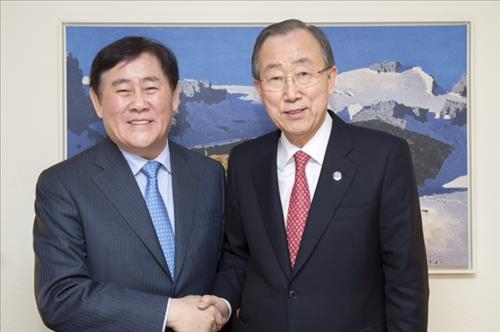 최경환 특사, 다보스에서 반기문 총장과 25분간 면담 - 2