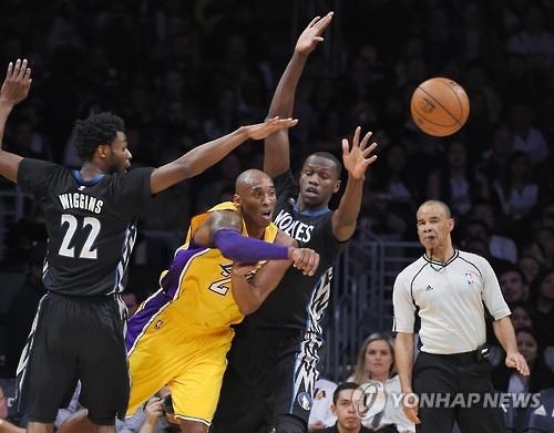 -NBA- '코비 38점' LA레이커스, 10연패 탈출 - 2