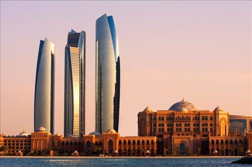 UAE '석유후 시대' 대비 조직개편…장관급 청년委의장에 22세 女 - 2