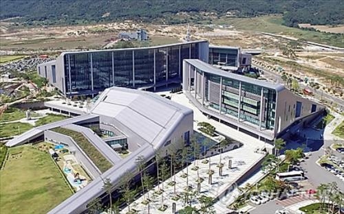 '보조금은 눈먼 돈'…출장비 이중지급·자동차 수리 - 2
