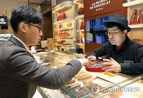 고가 초콜릿·호텔 패키지…올해도 '밸런타인 상술' 여전 - 2