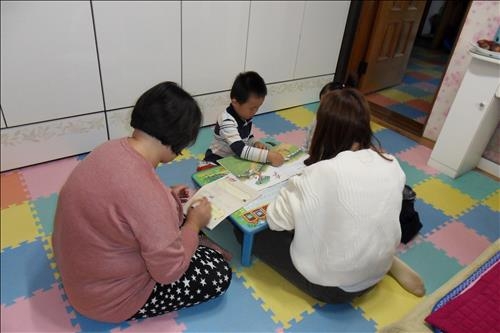고성군, 다문화가정 찾아가 한글 지도해준다 - 2