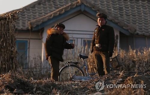 <안보리 제재> 북중교역차단 '생계형'은 예외조항…제재 '구멍' 가능성(종합) - 3