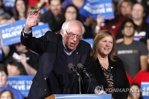 <美 슈퍼화요일> 힐러리 "한쪽만 보는 사람의 미국 아냐" - 2
