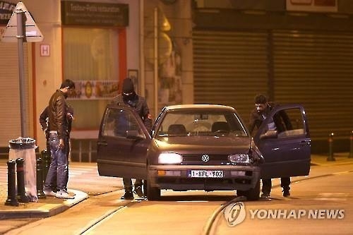 벨기에 경찰, 파리테러 관련 용의자 1명 사살, 2명 체포(종합3보)2