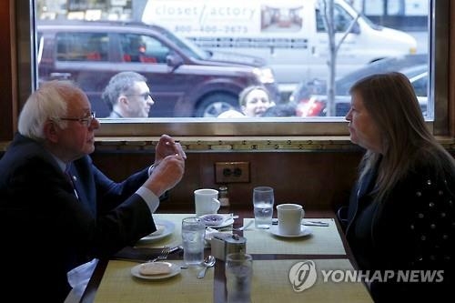 교황은 샌더스 '우군'?…샌더스 15일 교황청회의 전격 참석 - 2