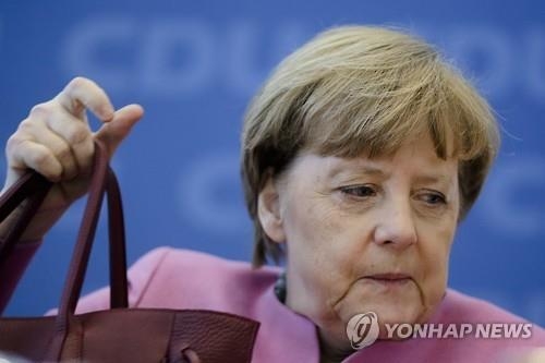 독일 언론 "집권당 당수 메르켈 당비 9천500유로 체납" - 2
