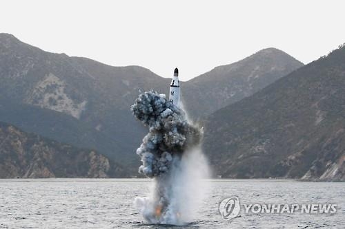 안보리, 북한 잠수함 발사 탄도미사일 발사 규탄 언론성명(2보) - 2