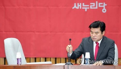 與, 원내대표 합의추대론 힘 받나…"내일이 분수령" - 2