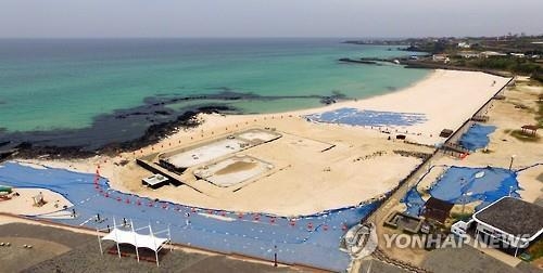 '환경파괴 논란' 제주 곽지해변 해수풀장 원상복구한다(종합) - 2