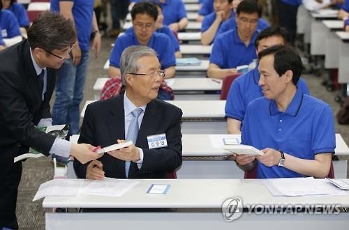 투톱 김종인-우상호 호흡 일단 '합격점'…역할도 분담 - 2