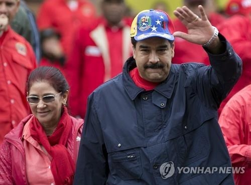 베네수엘라 대통령 "가동멈춘 공장 몰수하고 기업인 체포하라" - 2