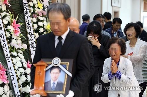 하늘나라로 떠난 '소금꽃' 공무원의 마지막 길 - 3
