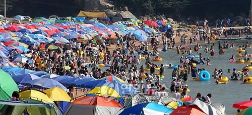 "여름이다" 인천 해수욕장 7월 1일부터 차례로 개장 - 2