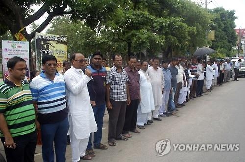 방글라, 극단 이슬람세력 대대적 검거 작전…첫날 900명 체포 - 2