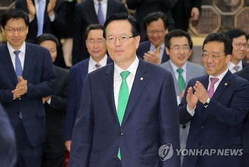 전직 국회의장들 "20대 국회, 국민 떠받들어야 성공 가능" - 2