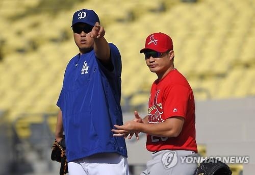 빅리그에서 만난 82년생…추신수·이대호·오승환 - 2