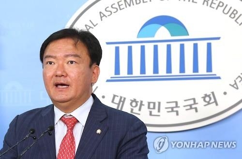 與 "안철수, 고민 담긴 대표연설…구체적 방안 미흡" - 2