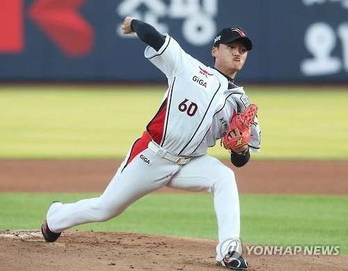 <프로야구> 조범현 감독 "주권, 놀고 싶겠지만 더 큰 선수 되려면…" - 2