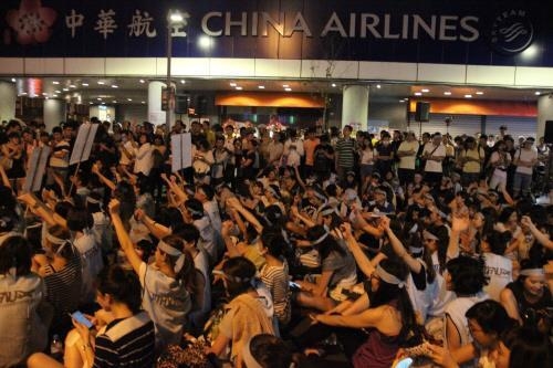 대만 항공업계 사상 첫 파업…3만여승객 발묶여 - 2