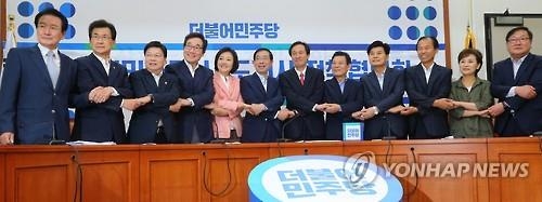 윤장현 광주시장, 더민주에 '공항 활성화' 등 건의 - 2
