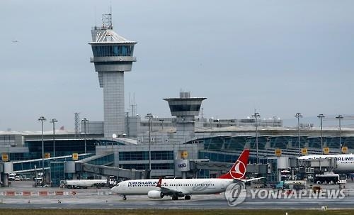 이스탄불 공항에 폭발로 최소 10명 사망…"자살폭탄 테러"(종합) - 2