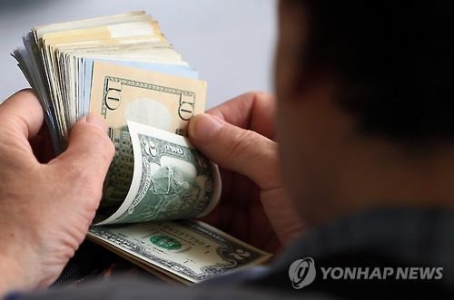하반기 돈 벌어줄 금융상품은…"여전히 주식보단 채권" - 2