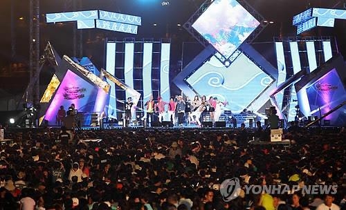 <주말 N 여행> 영남권: 부산 여름은 역시 '바다축제'…파도·음악·바람에 풍덩 - 3