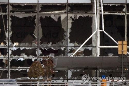'브뤼셀테러 상징' 사진속 여성 "아들딸이 '엄마의 힘' 봤다고" - 3