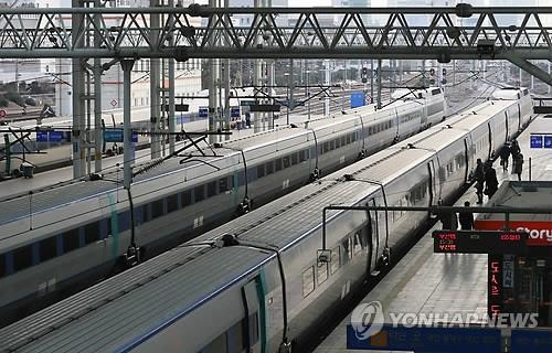 23일부터 KTX 4개 역·일부 열차서 무작위 보안검색 - 2