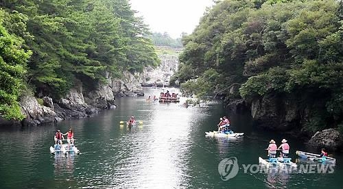 <연휴 N 여행> 제주권: '천혜의 비경' 쇠소깍서 온가족 여름축제 - 5