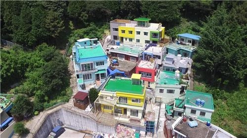 '도심의 흉물' 빈집의 재발견…활용하니 보물이네 - 4