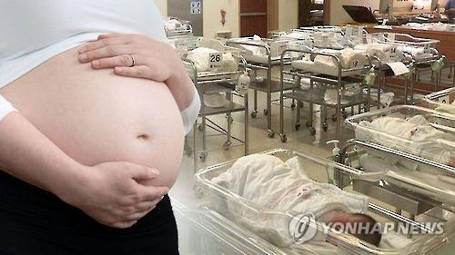 "임신해도 병원 잘 안가는 10대"…조산 위험 3배 - 3