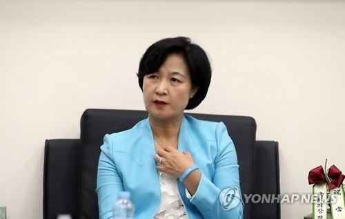 추미애 인터뷰 "특정후보 염두안둬…경선시기 합의로 변경가능" - 2