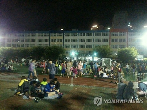 <규모 5.8 지진> 대피한 시민