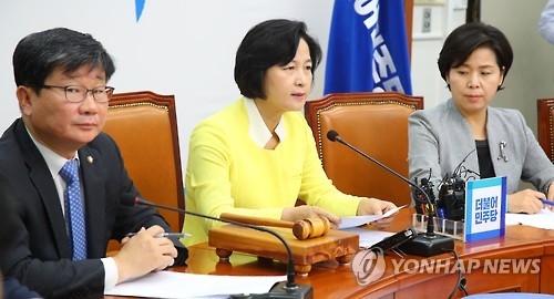 더민주 추미애 대표(가운데)