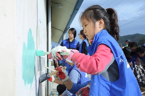 삼성물산 임직원 가족, 자매마을서 농가 일손돕기 봉사활동