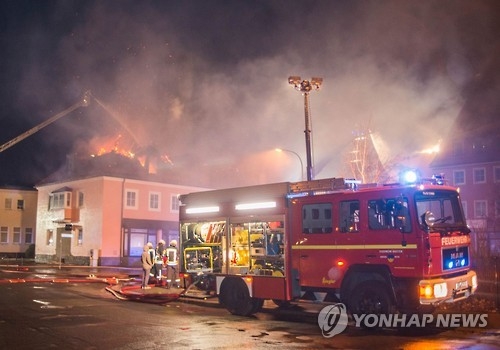지난 2월 독일 난민시설에 방화 의심 불