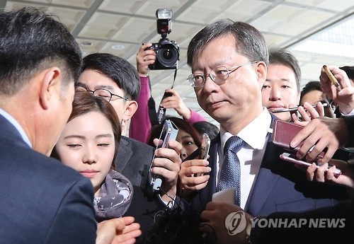 與 "禹 출석 늦은 만큼 철저하게" vs 野 "오만한 황제소환" - 1